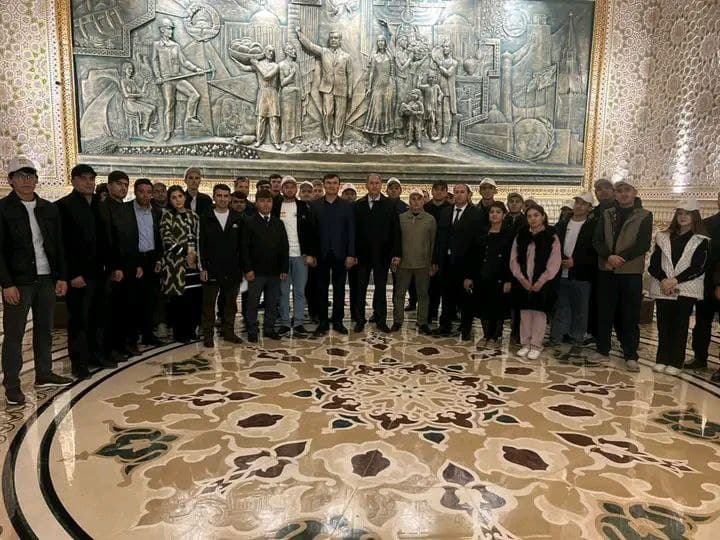 Саммит молодежи города Душанбе и Согдийской области под названием"Лидер нации-гарант счастья и гордости нашей молодежи"