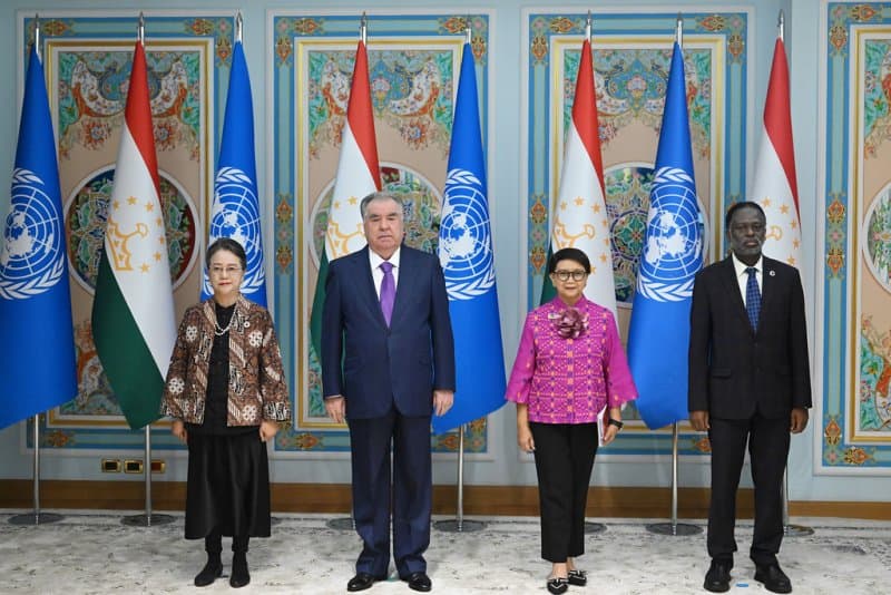The Head of State, Emomali Rahmon, held a meeting with a group of United Nations Deputy Secretaries-General.