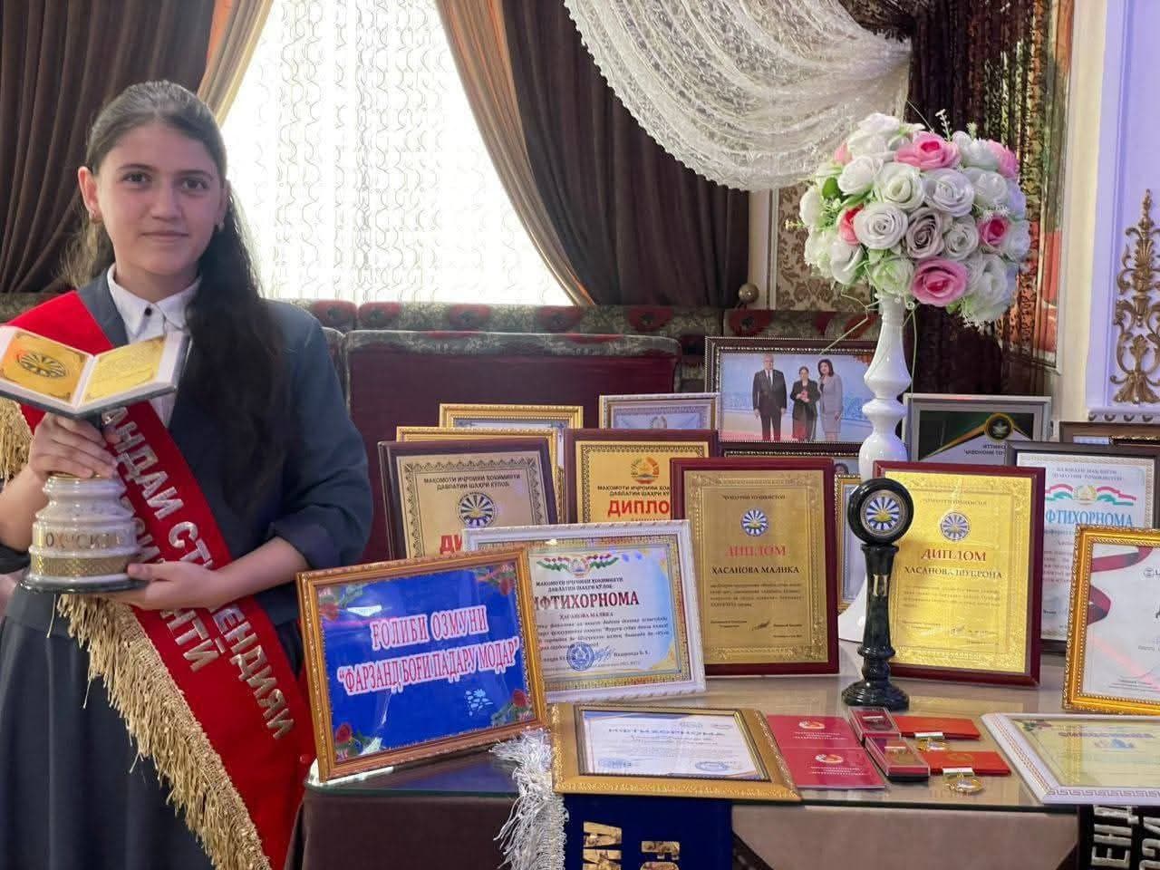 В городе Куляб были проведены конкурсы "Лучшая супруга" и "Ребёнок — украшение родителей".