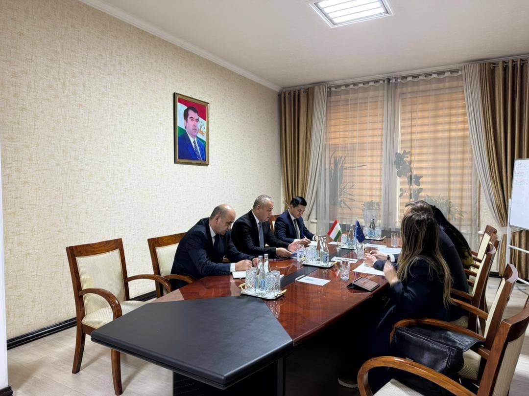 2 февраля 2026 года министр юстиции Республики Таджикистан Музаффар Ашуриёнвстретился с главой Делегации Европейского союза в Республике Таджикистан, послом РадославомДарским.