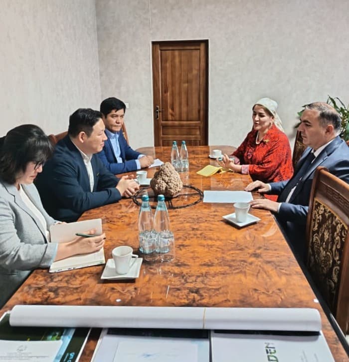 MEETING WITH REPRESENTATIVES OF THE ASIAN FOREST COOPERATION ORGANIZATION (AFoCO)