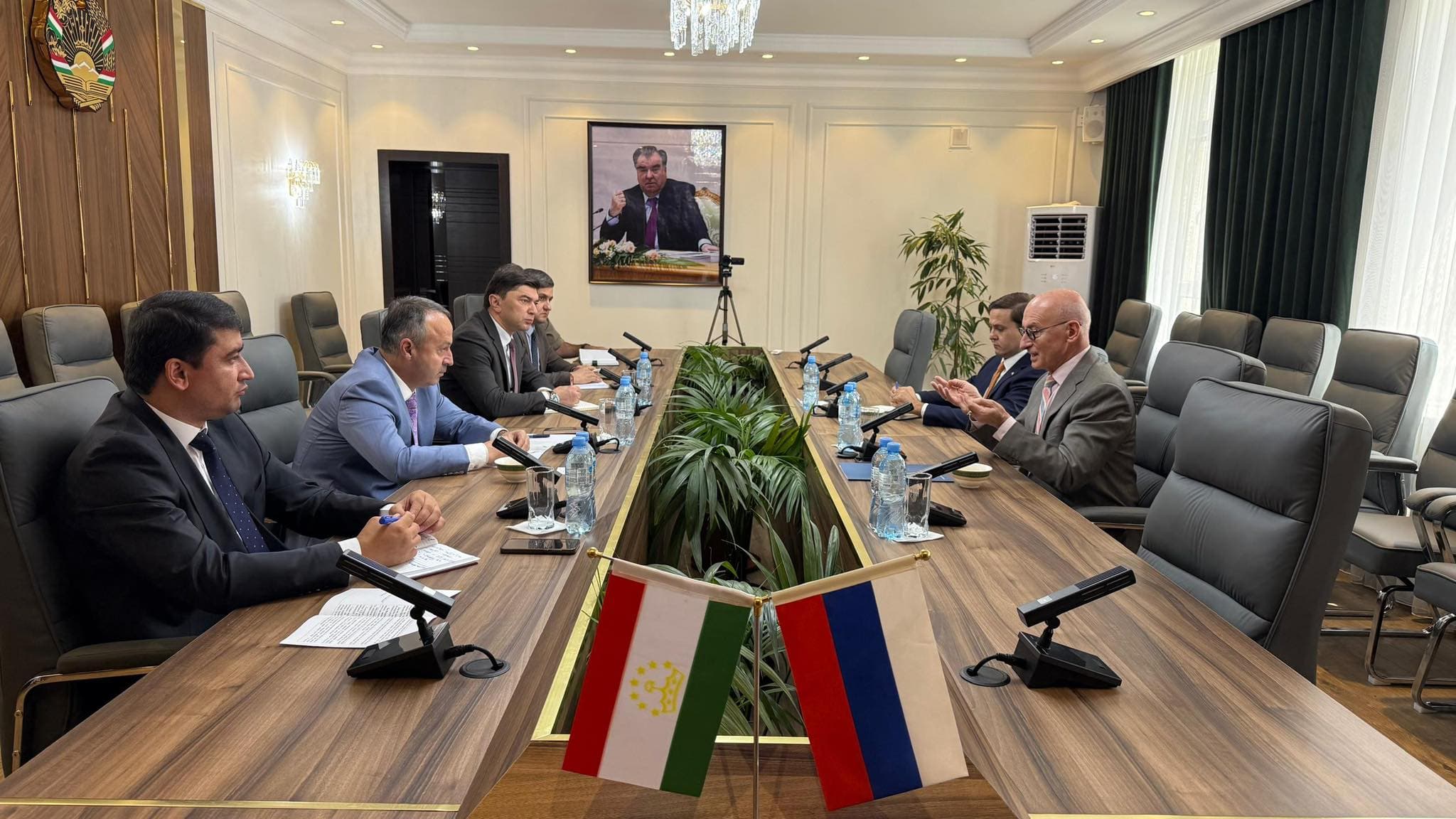 Meeting between the Director of the Agency for export under the Government of the Republic of Tajikistan and the Trade Representative of the Russian Federation in the Republic of Tajikistan