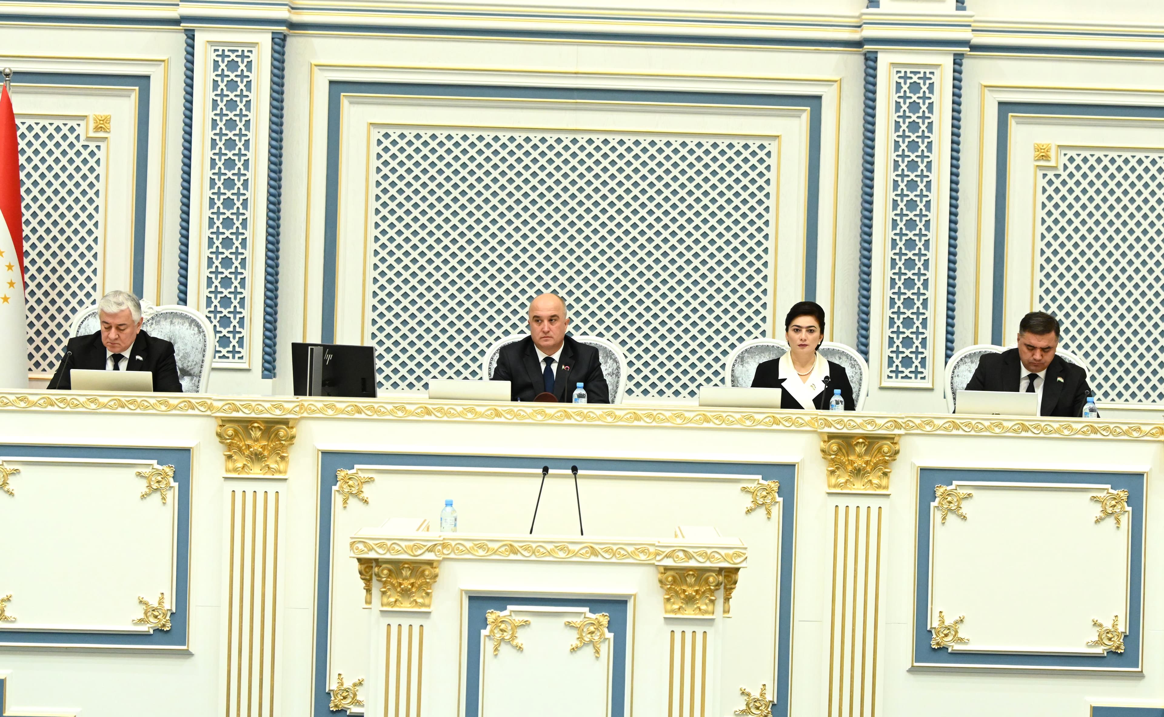 Внесены изменения и дополнения в ряд законов