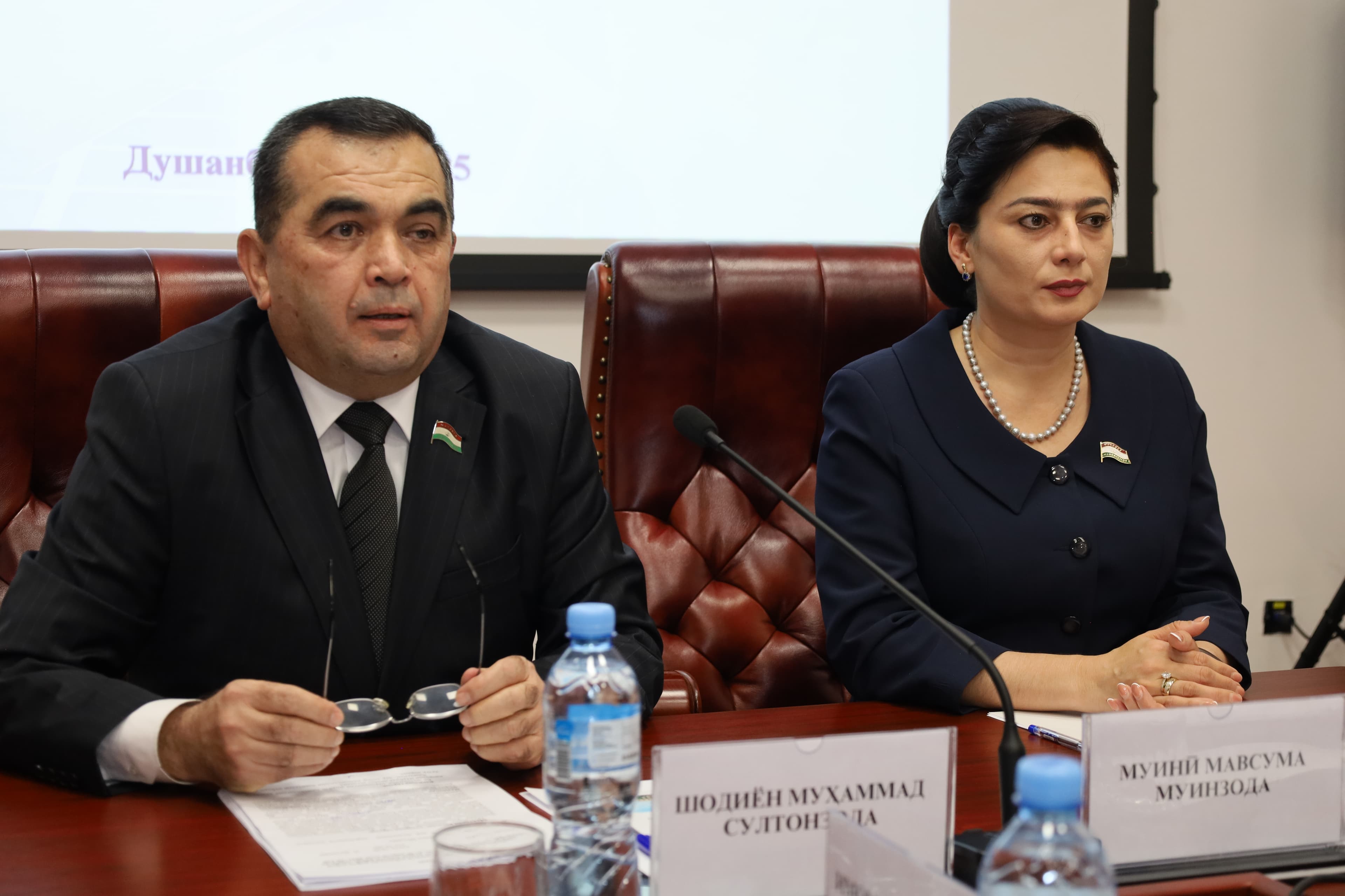 В Маджлиси намояндагон состоялись парламентские слушания