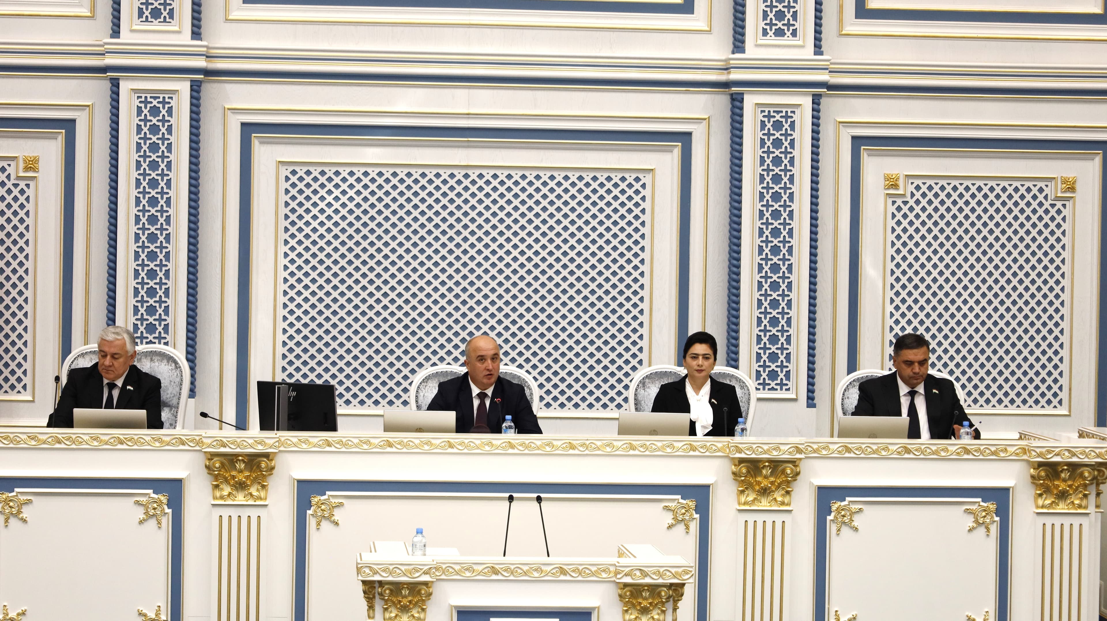 Состоялось первое заседание второй сессии Маджлиси намояндагон Маджлиси Оли Республики Таджикистан седьмого созыва