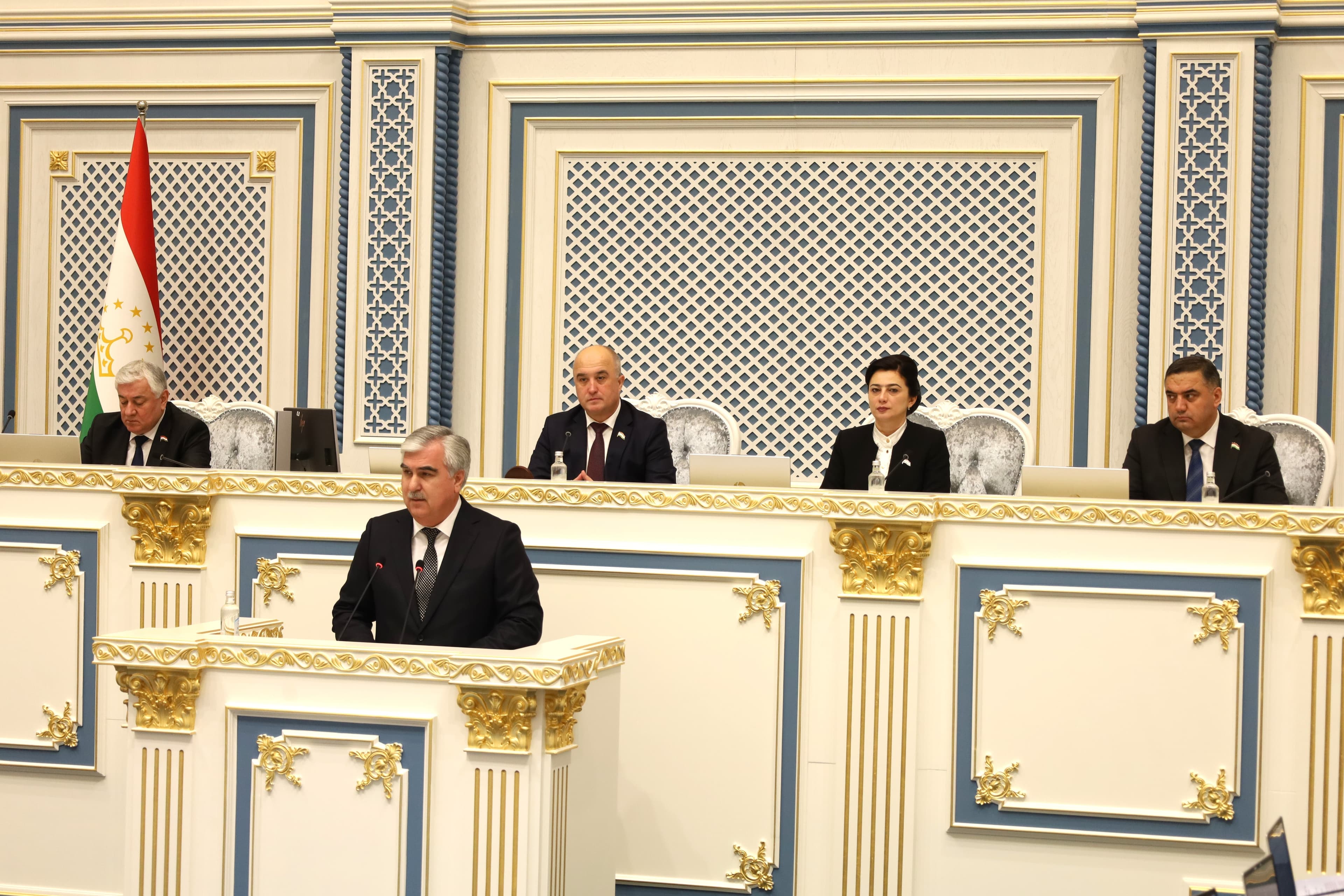 Внесены изменения и дополнения в ряд законов