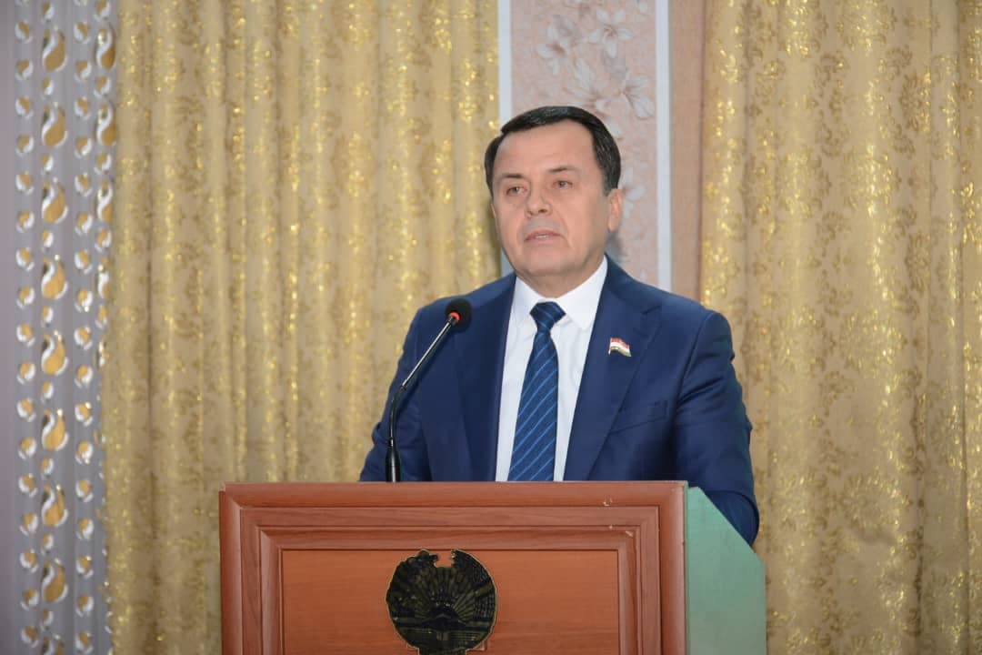 Каримзода Фарҳод дар Ҷамоати деҳоти Ҳаёти нави ноҳияи Ҷаббор Расулов бо интихобкунандагон  мулоқот орост