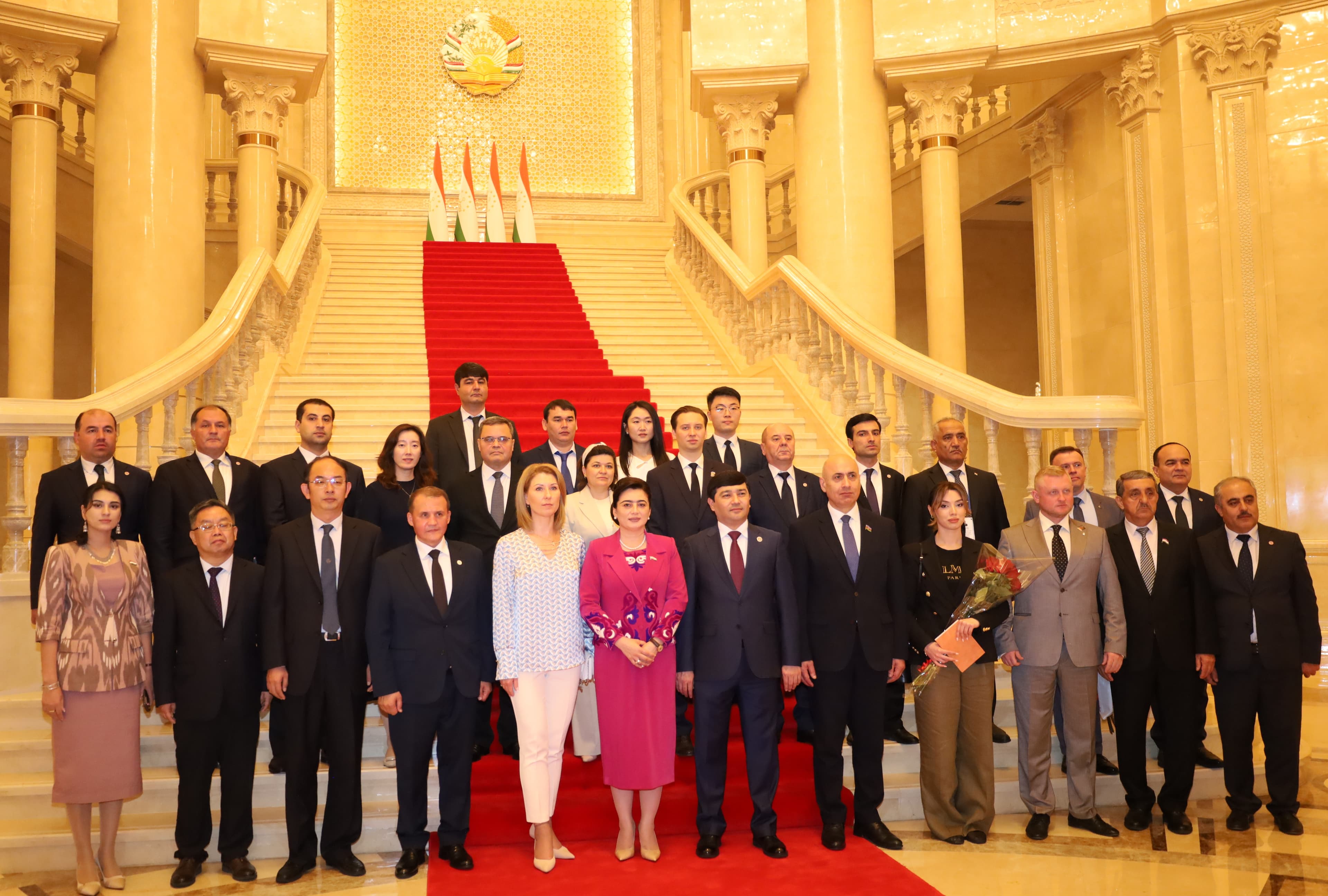 Mavsuma Muini Receives Delegation of Political Parties Forum Participants
