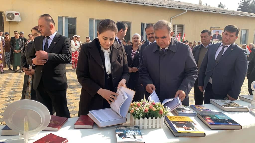 ИШТИРОКИ ВАЗИРИ МЕҲНАТ, МУҲОҶИРАТ ВА ШУҒЛИ АҲОЛИИ ҶУМҲУРИИ ТОҶИКИСТОН ДАР ЧОРАБИНИИ ТАНТАНАВӢ БАХШИДА БА “РӮЗИ ПАРЧАМИ ДАВЛАТИИ ҶУМҲУРИИ ТОҶИКИСТОН” ДАР НОҲИЯИ ҚУБОДИЁН
