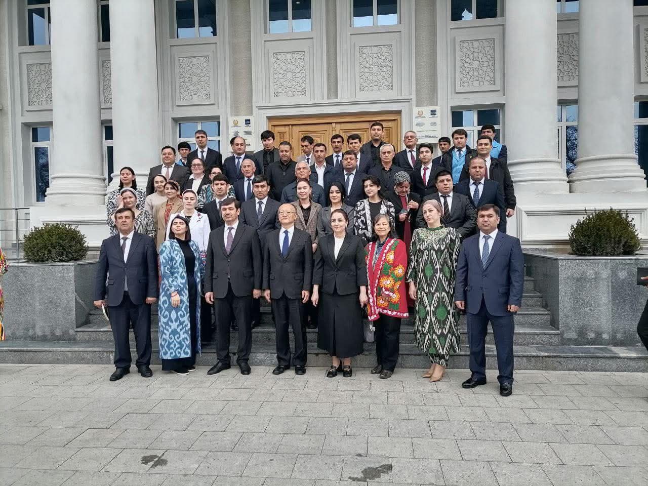 ТАШРИФИ ПРЕЗИДЕНТИ БОНКИ ОСИЁИИ РУШД БА МАРКАЗИ РУШДИ МАЛАКАҲО, КАСБОМӮЗӢ ВА ХИЗМАТРАСОНӢ ДАР ШАҲРИ ДУШАНБЕ