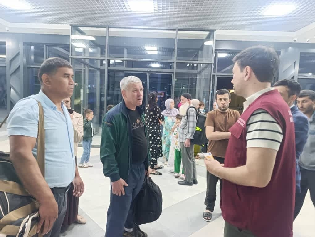 СУҲБАТУ ВОХӮРӢ БО МУҲОҶИРОНИ МЕҲНАТӢ ДАР “ФУРУДГОҲИ БАЙНАЛМИЛАЛИИ ШАҲРИ ДУШАНБЕ” ИДОМА ДОРАД
