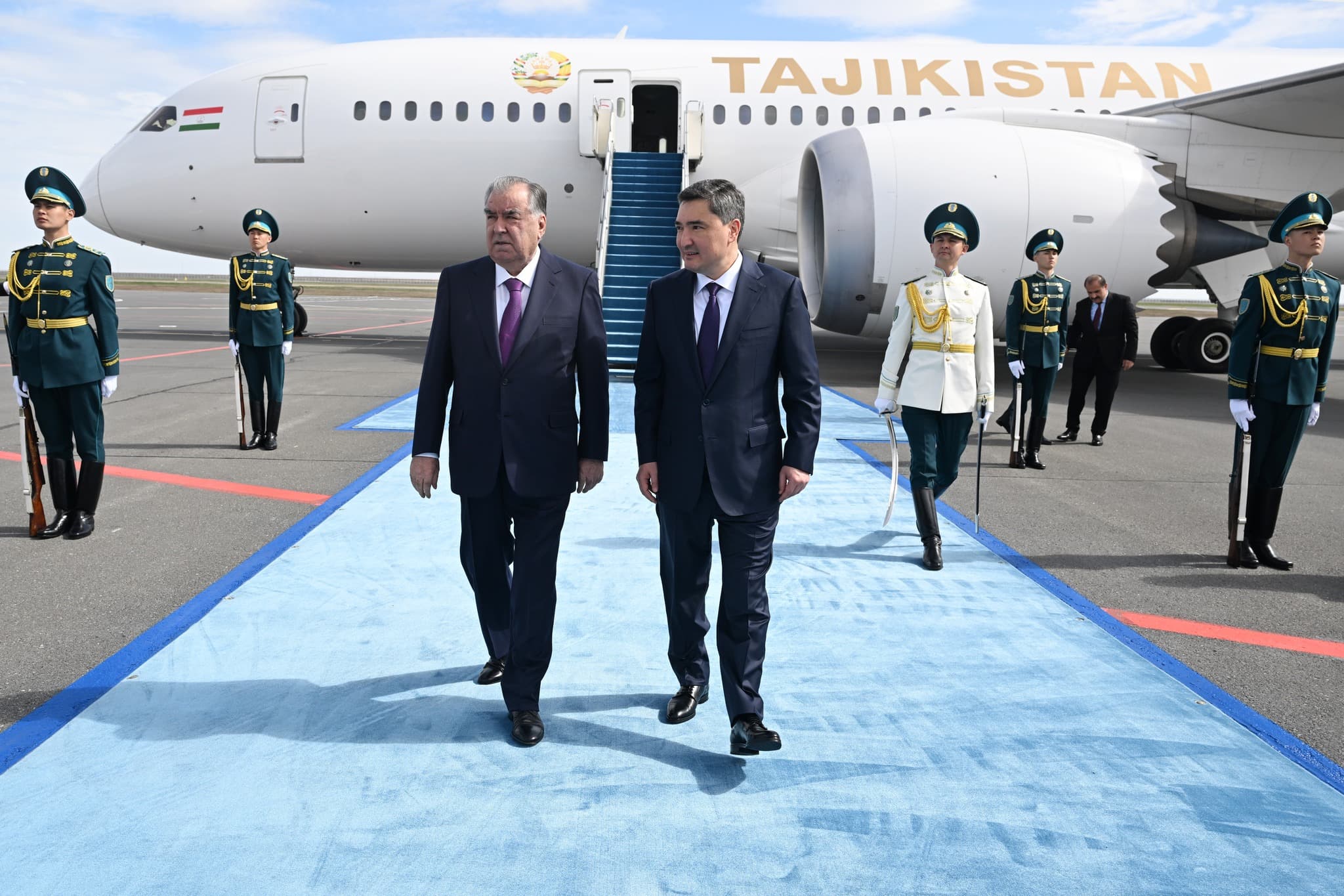 ОҒОЗИ САФАРИ КОРӢ БА ҶУМҲУРИИ ҚАЗОҚИСТОН