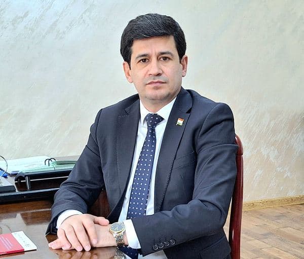 НАҚШИ ПЕШВОИ МУАЗЗАМИ МИЛЛАТ ДАР БУНЁДИ ДАВЛАТИ МУОСИРИ ТОҶИКОН