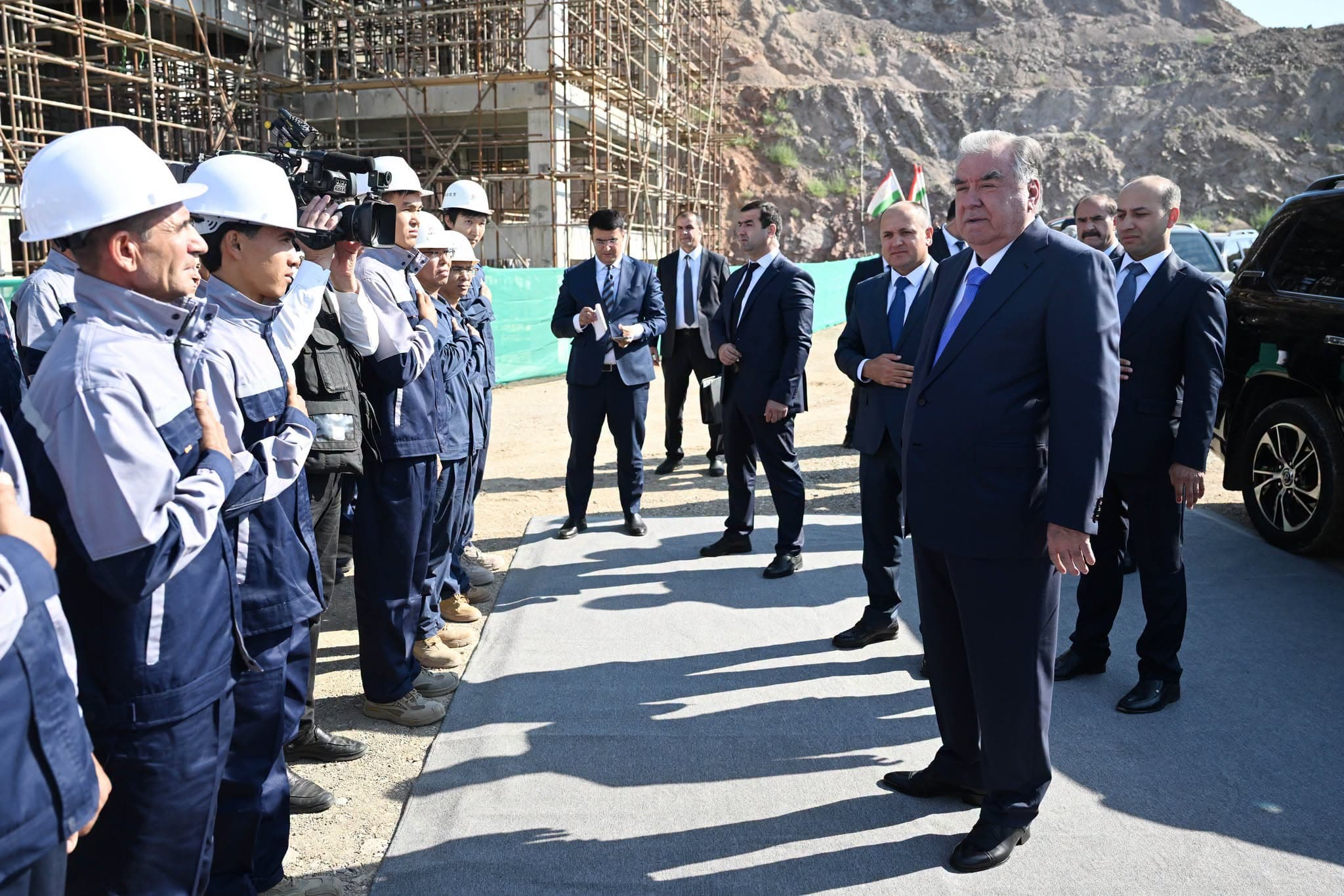 БОЗДИД АЗ ҶАРАЁНИ СОХТМОНИ КОРХОНАИ МЕТАЛЛУРГИИ ҶСП КОМБИНАТИ МЕТАЛЛУРГИИ ТОҶИК ДАР КОНИ ШОҲҚАДАМ-ЧАШМА ДАР НОҲИЯИ БОБОҶОН ҒАФУРОВ