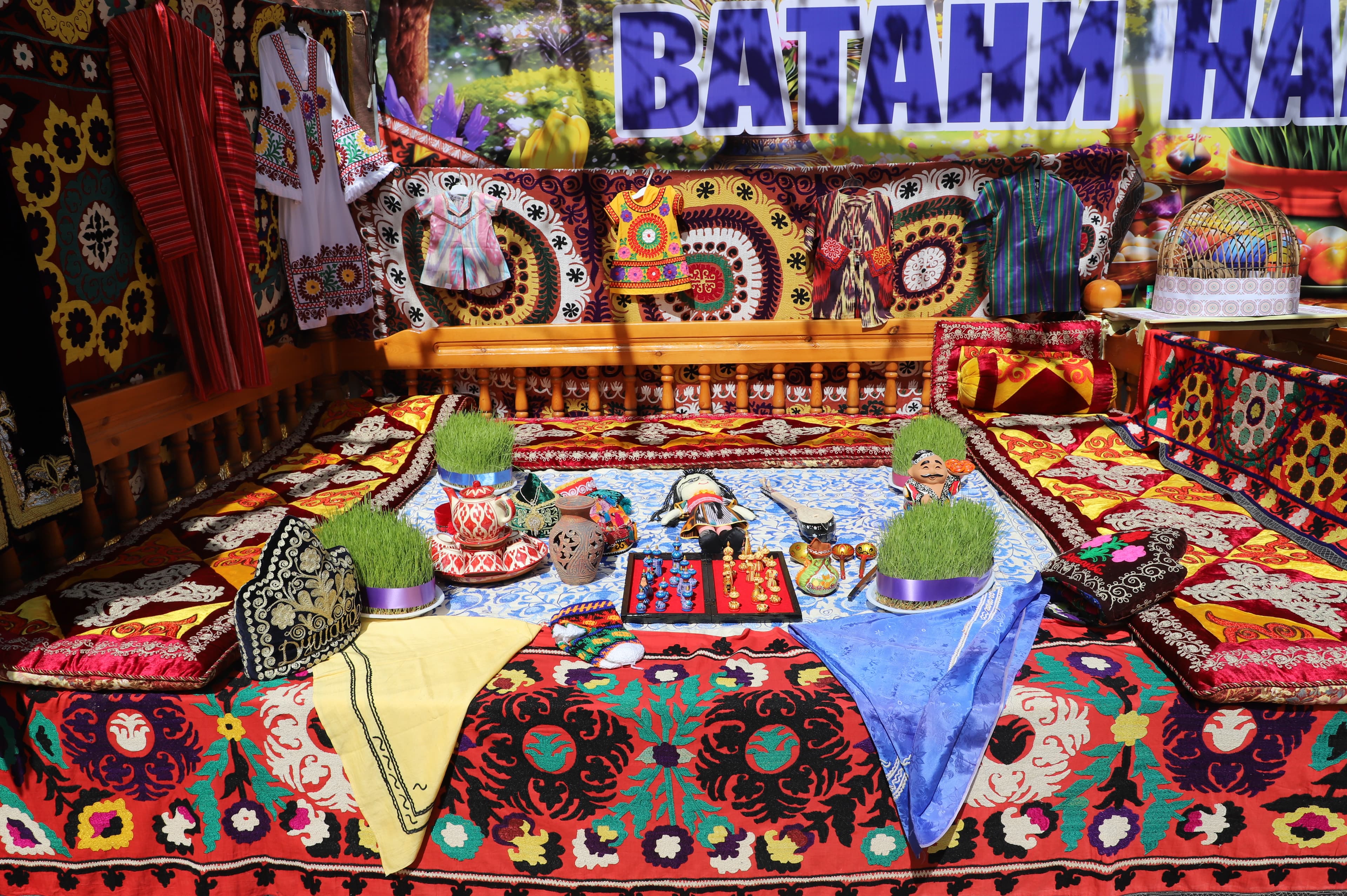 Эй друг, пришло время снова встретить Навруз.