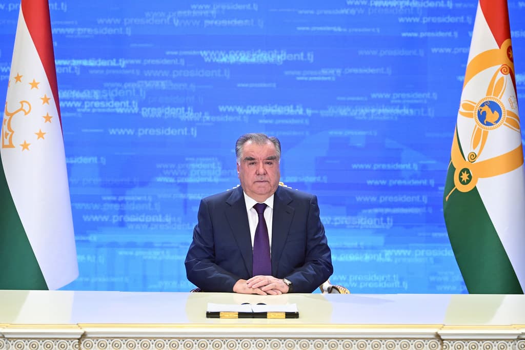 ПАЁМИ ШОДБОШИИ ПРЕЗИДЕНТИ ҶУМҲУРИИ ТОҶИКИСТОН, ПЕШВОИ МИЛЛАТ МУҲТАРАМ ЭМОМАЛӢ РАҲМОН БА МУНОСИБАТИ РӮЗИ ЗАБОНИ ДАВЛАТӢ