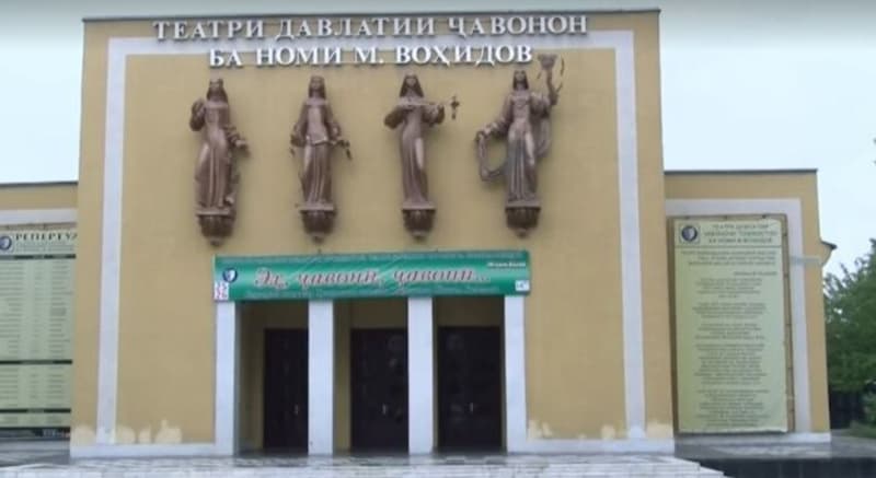 Иштироки кормандони Агентӣ дар намоишномаи “Модар маро бубахш” дар Театри давлатии ҷавонон