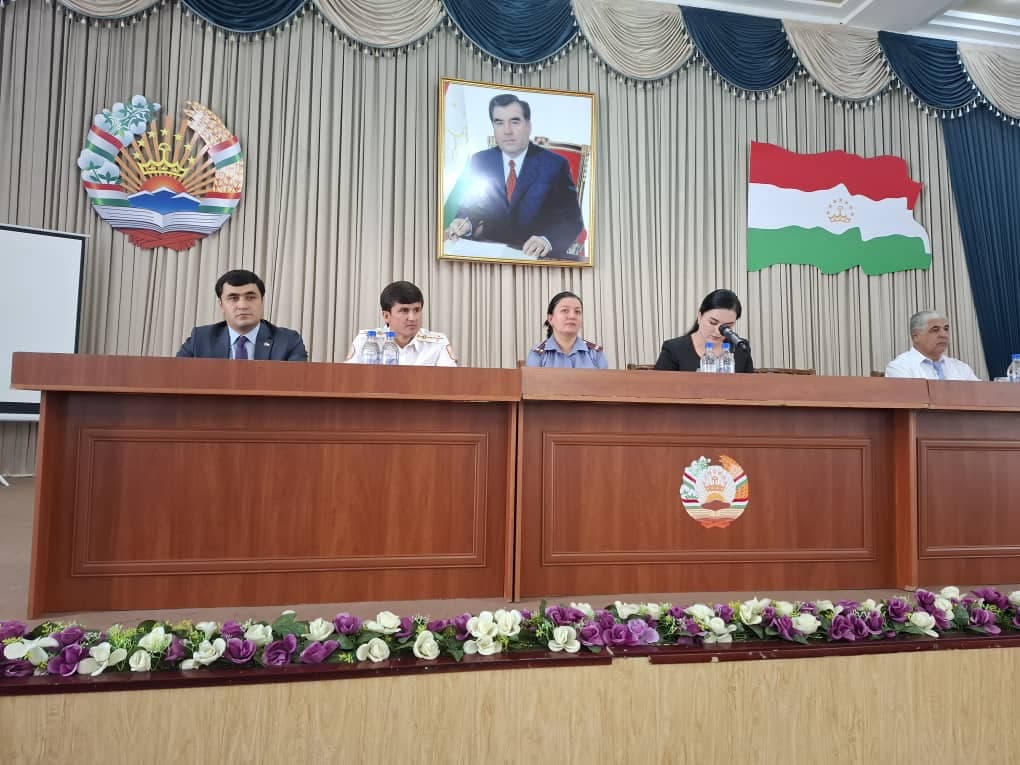 Дар муассисаи таҳсилоти миёнаи умумии №8 вохӯрӣ доир гардид.