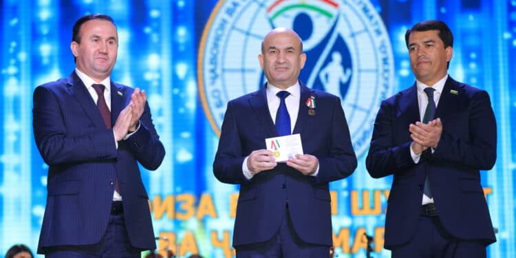 Награждение в сфере работы с молодежью в 2024 году. Более 150 молодых людей были поощрены