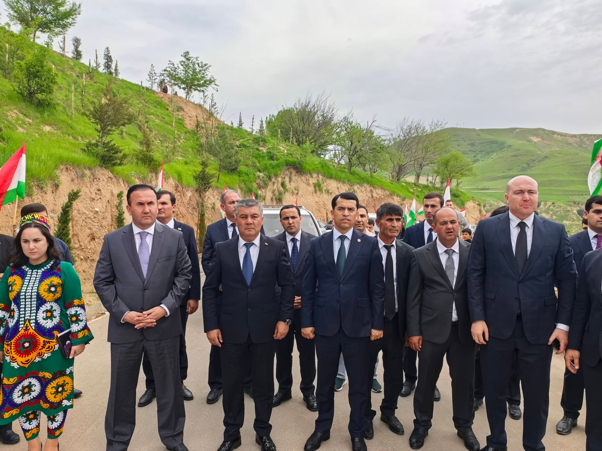 АКСГУЗОРИШ: БОЗДИДИ РОҲБАРИЯТ ВА МЕҲМОНОН АЗ НАМОИШИГОҲИ НАВРӮЗӢ ДАР НОҲИЯИ БАЛҶУВОН
