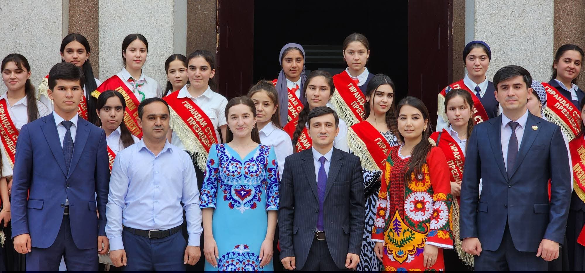 #ТУРСУНЗОДА:ҲАМОИШИ ГИРАНДАГОНИ СТИПЕНДИЯИ ПРЕЗИДЕНТӢ ТАҲТИ УНВОНИ "ҶАВОНОН - ПАЙРАВОНИ ПЕШВОИ МИЛЛАТ"