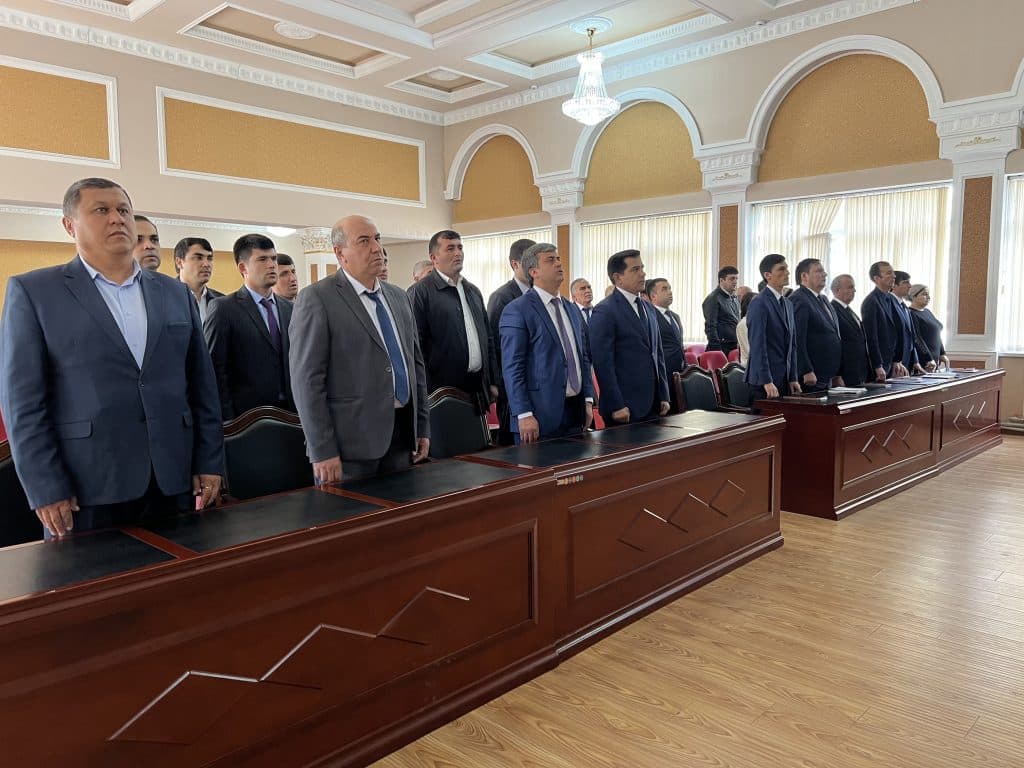 Конституция — олицетворение государства и государственности.