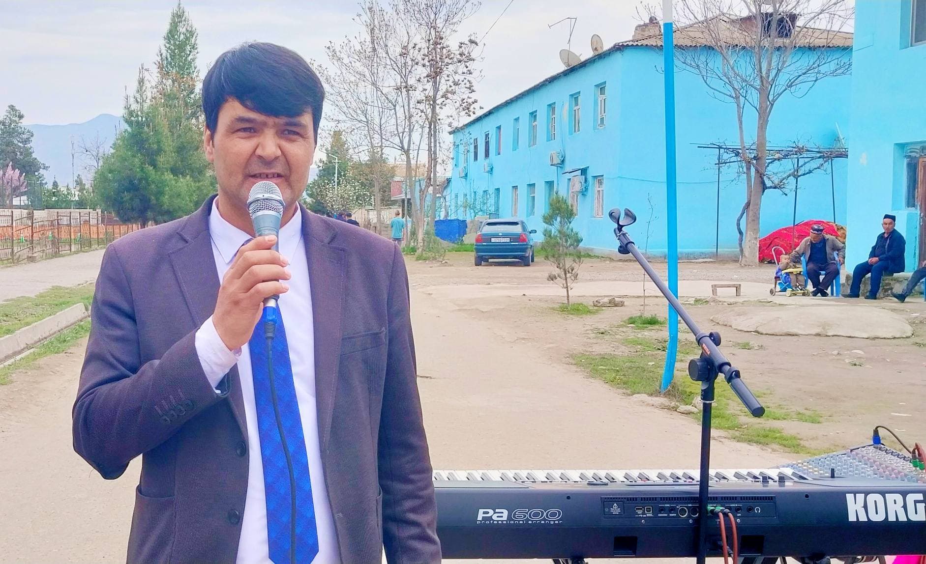 ҶАШНИ НАВРӮЗИ ДАР ҲАР ЯК КӮЧАВУ ДЕҲАҲОИ НОҲИЯ БО ЯК ШУКУҲУ ШАҲОМАТИ ХОССА ТАҶЛИЛ ГАРДИДА ИСТОДААСТ.