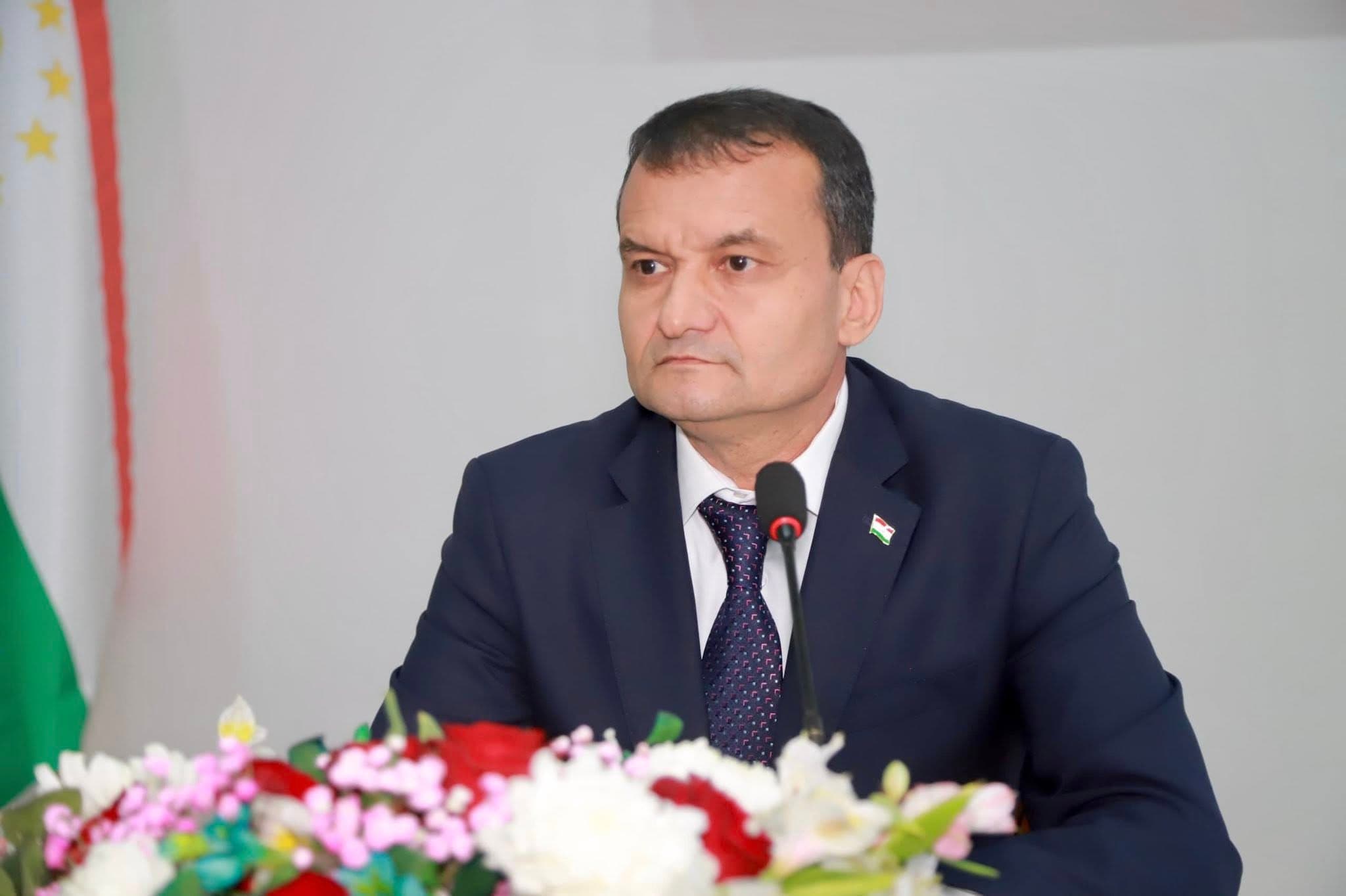 АБДУРАҲМОНИ ҶОМӢ: НИШАСТИ МАТБУОТИИ РАИСИ НОҲИЯ БАРГУЗОР ГАРДИД