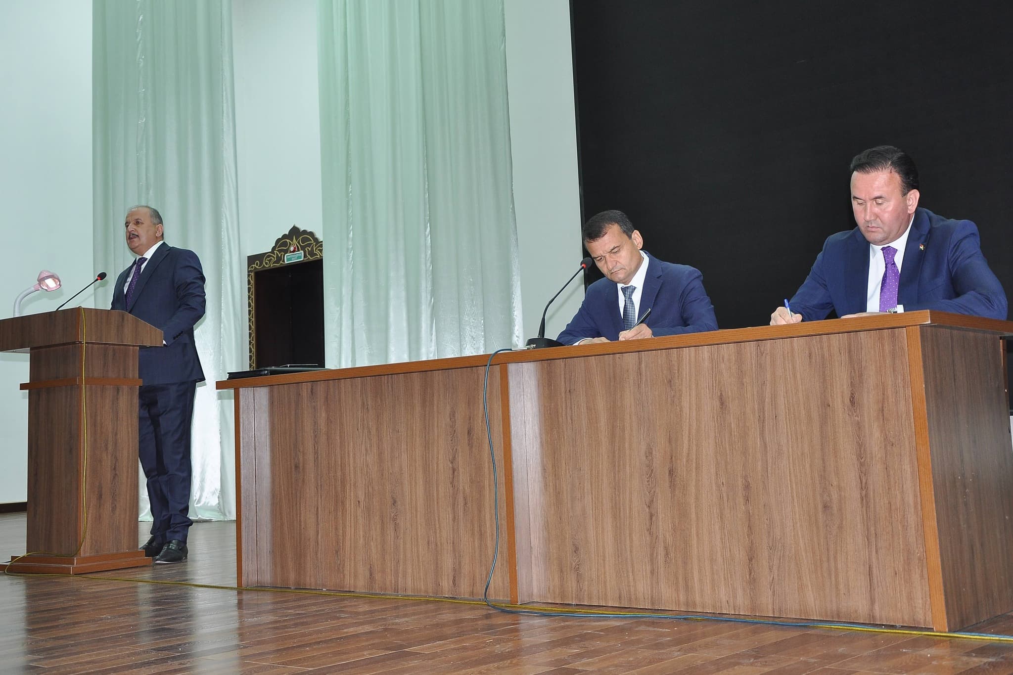 АБДУРАҲМОНИ ҶОМӢ: ТАҚВИЯТИ ХУДШИНОСИИ МИЛЛӢ ВА ПЕШГИРИИ ИФРОТГАРОӢ