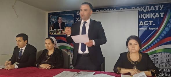 ЛЕВАКАНТ: ВОХӮРИИ  СУДМАНД  БО  ВОЛИДАЙН  ДАР  ДОИРАИ  УСУЛИ  «МАКТАБ  БА  МАКТАБ»