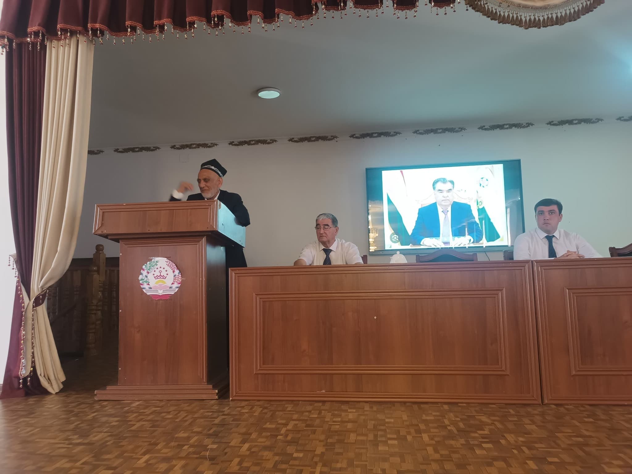 ЛЕВАКАНТ: КОНФЕРЕНСИЯИ  ИЛМӢ -НАЗАРИЯВӢ  БАХШИДА  БА  РӮЗИ  ҒАЛАБА