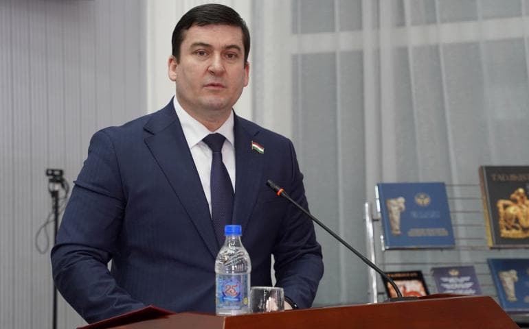 ТАХТИ САНГИН – Ганҷинаи тамаддуни ориёи: рӯнамои албоми «ГАНҶИНАИ ТАХТИ САНГИН»