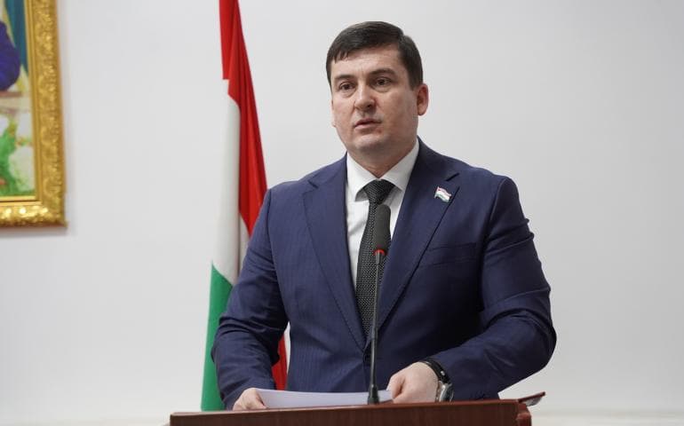 Рӯнамоии китоби “ЁДНОМА” ва гиромидошти фаъолияти собиқ Вазири корҳои дохтлтт ҶШС Тоҷикистон