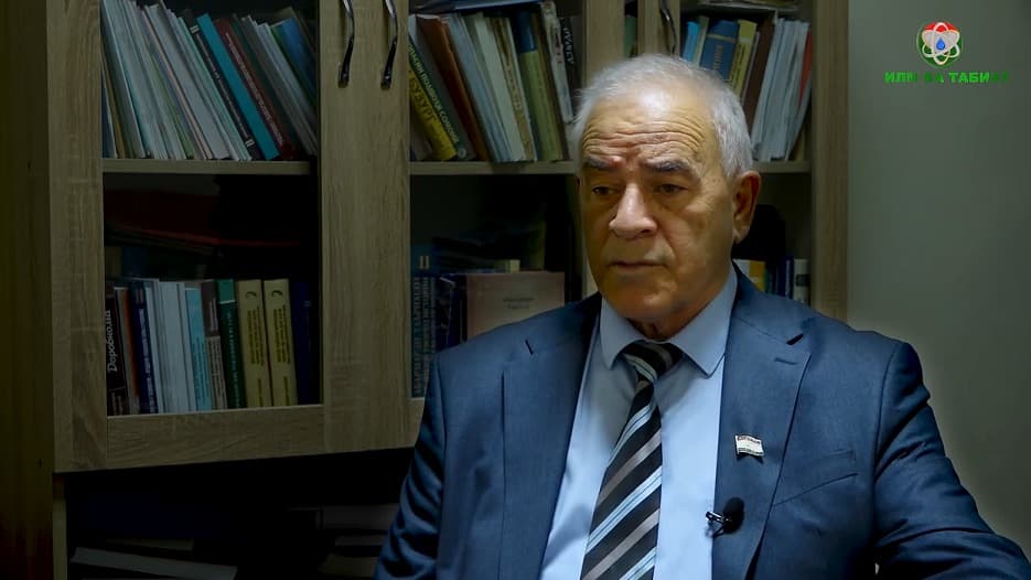 Нусратулло Махсум чеҳраҳои барҷаста ва поягузорони давлати нави тоҷикон дар солҳои аввали асри ХХ мебошад. Ӯ дар саҳифаҳои таърихи миллат ҳамчун арбоби давлатӣ, сиёсатмадори дурандеш ва ҳомии манфиатҳои миллӣ мақоми хоса дорад.