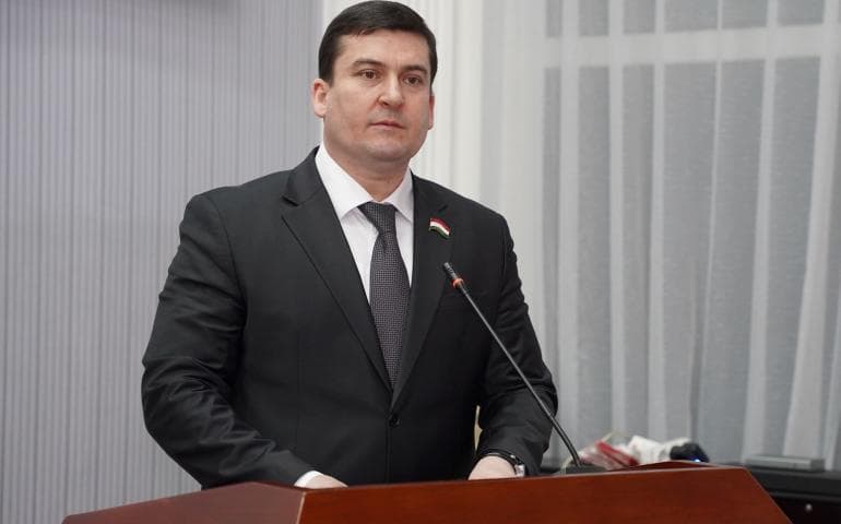 Ҳамоиши тантанави бахшида ба 33-солагии қувваҳои мусаллаҳи ҷумҳурии Тоҷикистон дар АМИТ