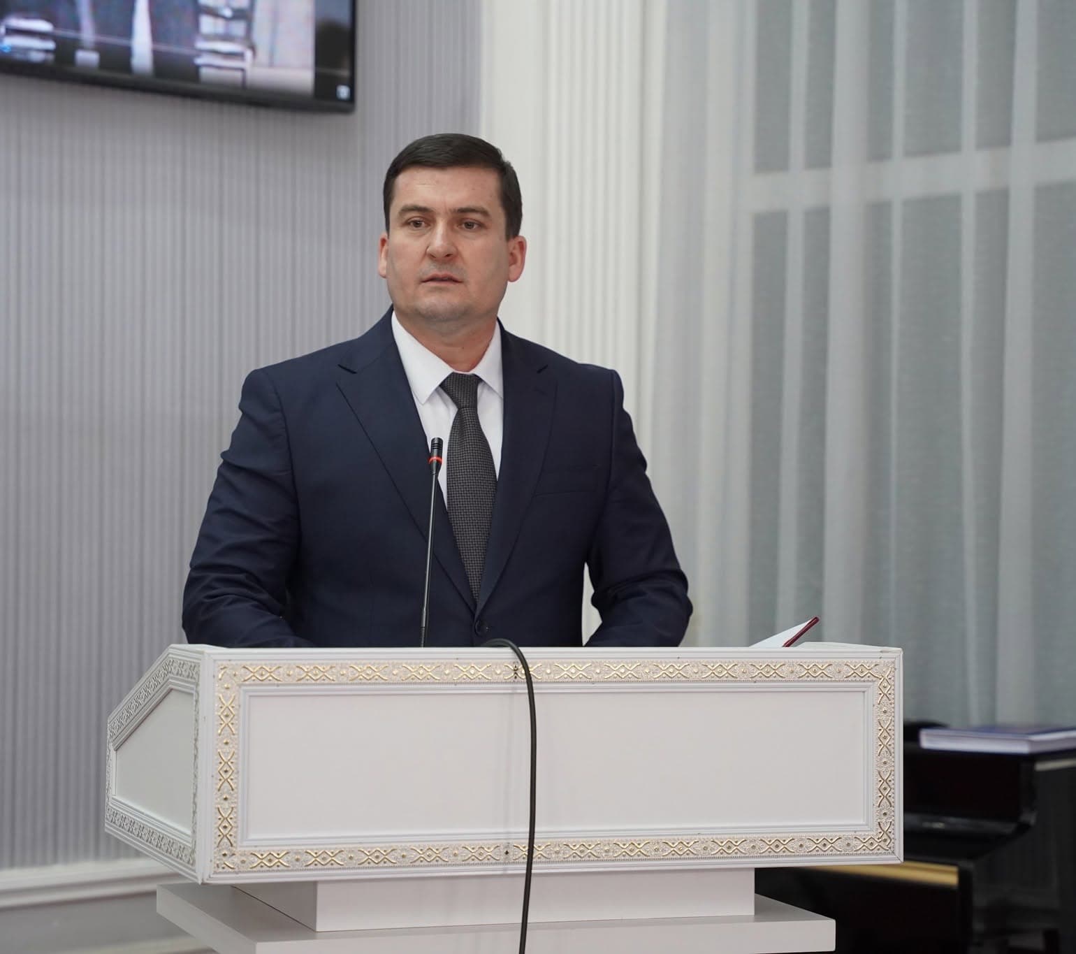 РӮЗГОР ВА ОСОРИ УСТОД ОДИНА ҲОШИМ: РӮНАМОИИ КИТОБИ “НОБИҒАИ АСР”