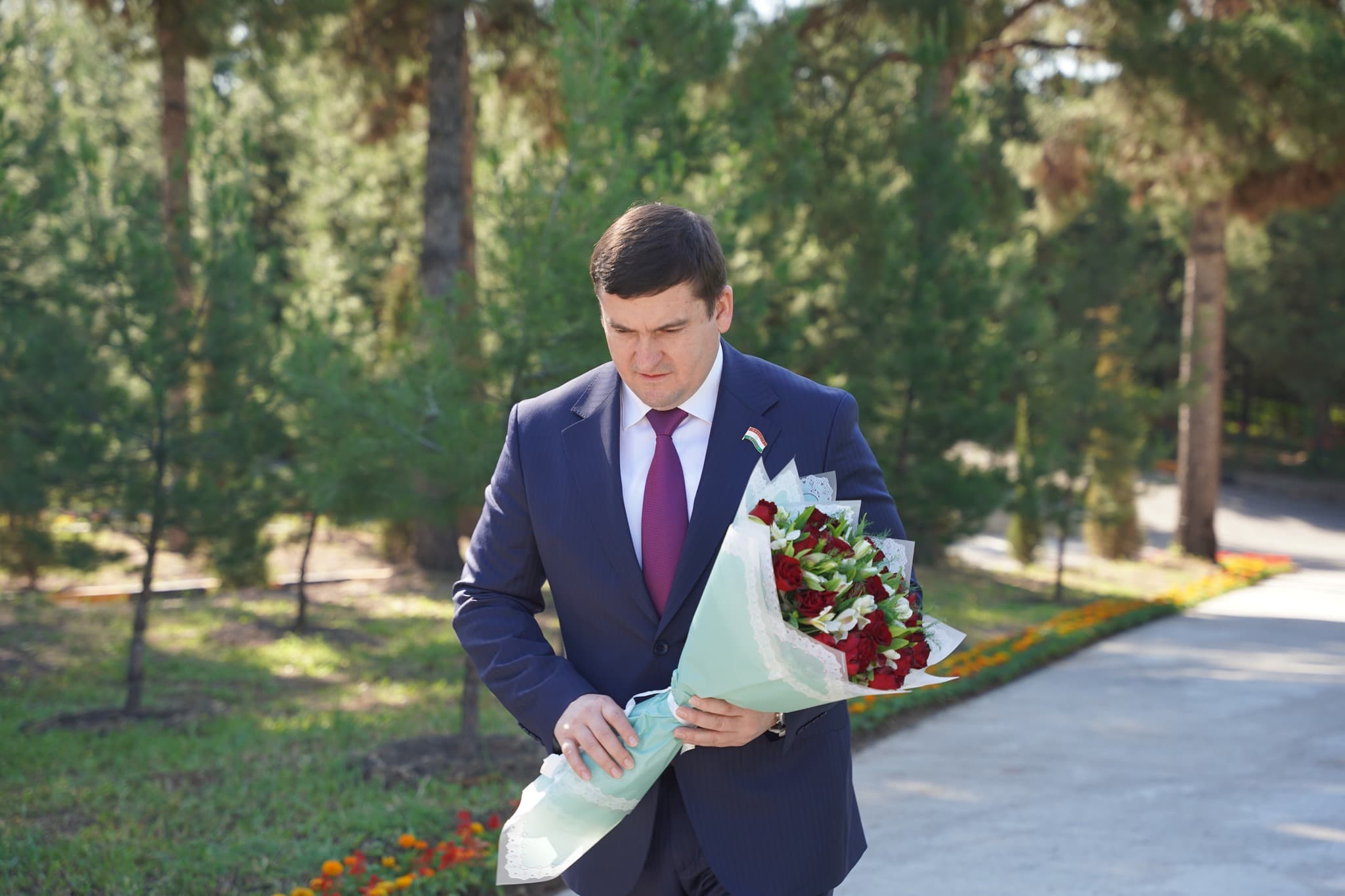 ПОСИ ХОТИРАИ ҚАҲРАМОНОНЕ, КИ МИЛЛАТРО ЗИНДА ДОШТАНД