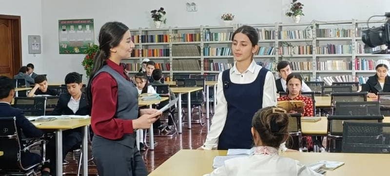 “Се суоли Нозанин” – барномаи телевизионӣ дар толорҳои хониши Китобхонаи миллӣ