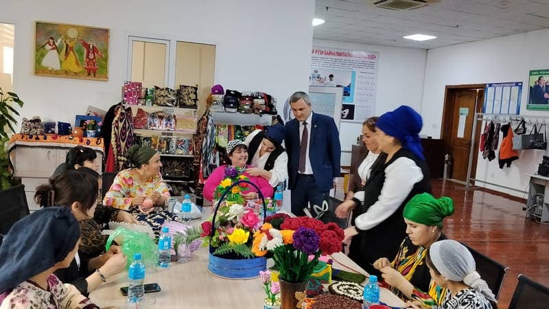 Обучение ремёслам людей с ОВЗ в клубе «Умелые ручки»