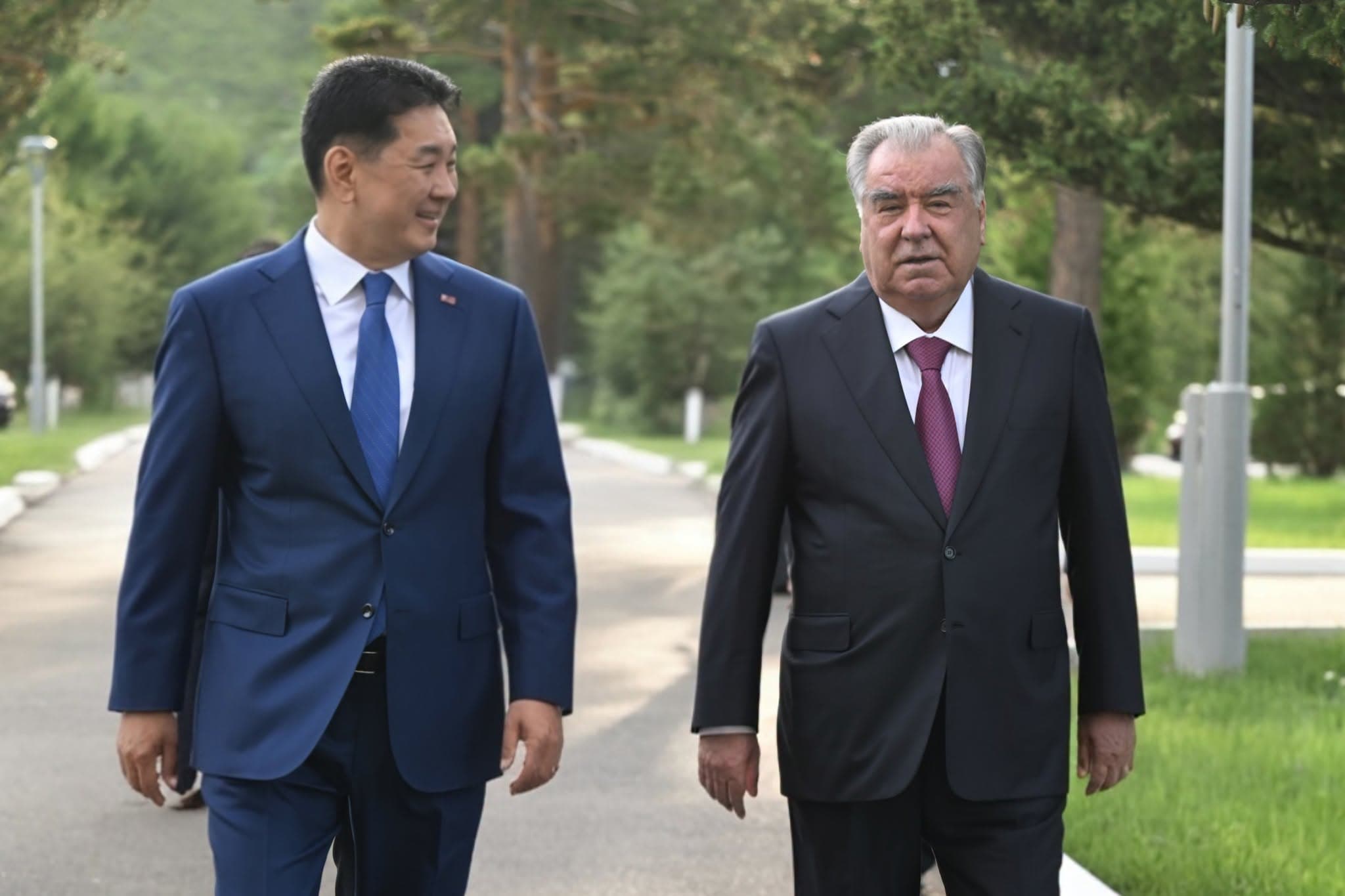 Маросими шинонидани ниҳоли дӯстӣ аз ҷониби сарони Тоҷикистону Муғулистон