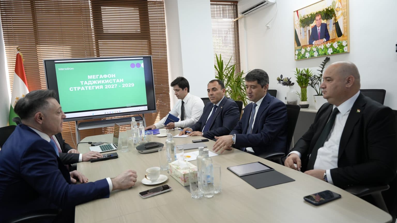 ВСТРЕЧА НАЧАЛЬНИКА СЛУЖБЫ СВЯЗИ С РУКОВОДИТЕЛЕМ РОССИЙСКОЙ КОМПАНИИ «МЕГАФОН»