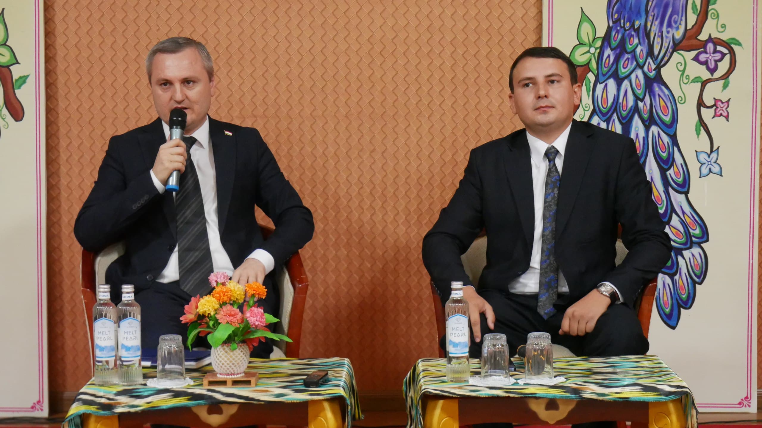 Маҳфили “Эъҷози шеър” бо Нурмуҳаммади Сӯфӣ