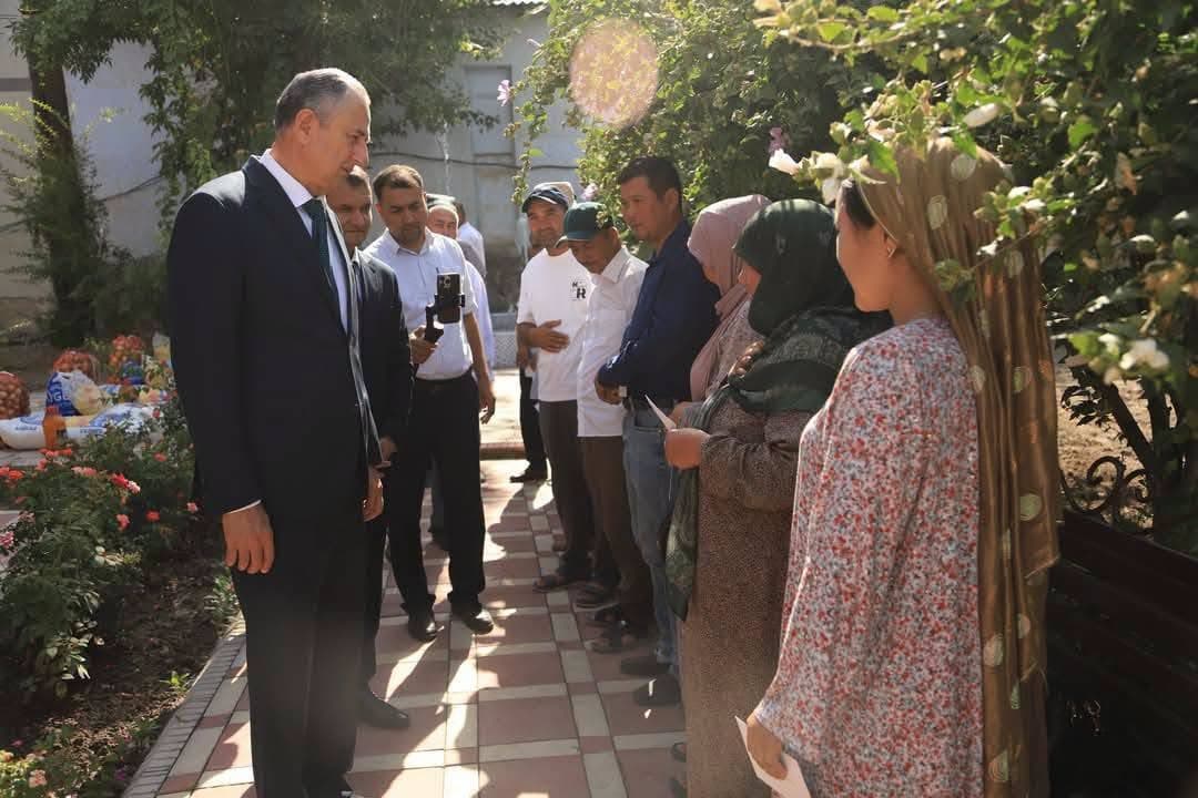 12 ОИЛАИ ЗАРАРДИДАИ НОҲИЯИ АБДУРАҲМОНИ ҶОМӢ АЗ ДАСТГИРИИ РАИСИ ВИЛОЯТИ ХАТЛОН БАРХӮРДОР ШУДАНД