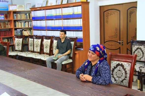 Қабули шаҳрвандон дар мақомоти иқроияи ҳокимияти давлатии ноҳияи Фирдавсии шаҳри Душанбе