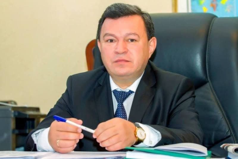 ТАБРИКОТИ РАИСИ КУМИТАИ ТАҲСИЛОТИ ИБТИДОӢ ВА МИЁНАИ КАСБИИ НАЗДИ ҲУКУМАТИ ҶУМҲУРИИ ТОҶИКИСТОН АКАДЕМИК ФАРҲОД РАҲИМӢ БА МУНОСИБАТИ РӮЗИ ЗАБОНИ ДАВЛАТӢ