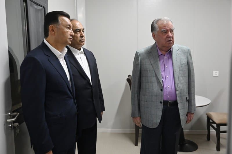 Leader of the Nation Emomali Rahmon Inspects Dormitory Built by “Tajikhydroelektromontazh” at the Rogun Hydropower Plant