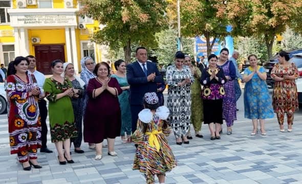 «ТАБЛИҒГАРОНИ ИСТИҚЛОЛ»: Вохӯрии гурӯҳи таблиғотӣ-ташвиқотӣ бо сокинони шаҳри Ҳисор
