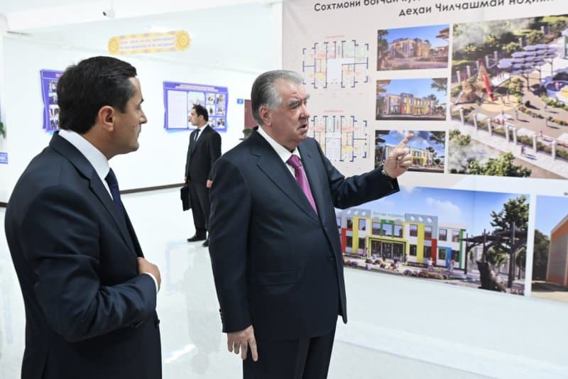 Four important projects aimed at developing the social and economic infrastructure of Fayzabad District were presented to President Emomali Rahmon