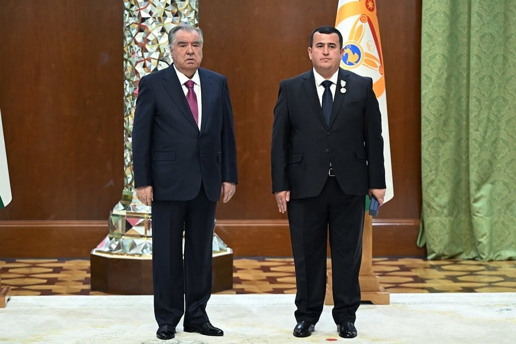 Award ceremony for the leadership of the Ministry of economic development and trade of the Republic of Tajikistan and the advisor to the Minister of economic development and trade in honor of the 35th anniversary of the state Independence of the Republic of Tajikistan