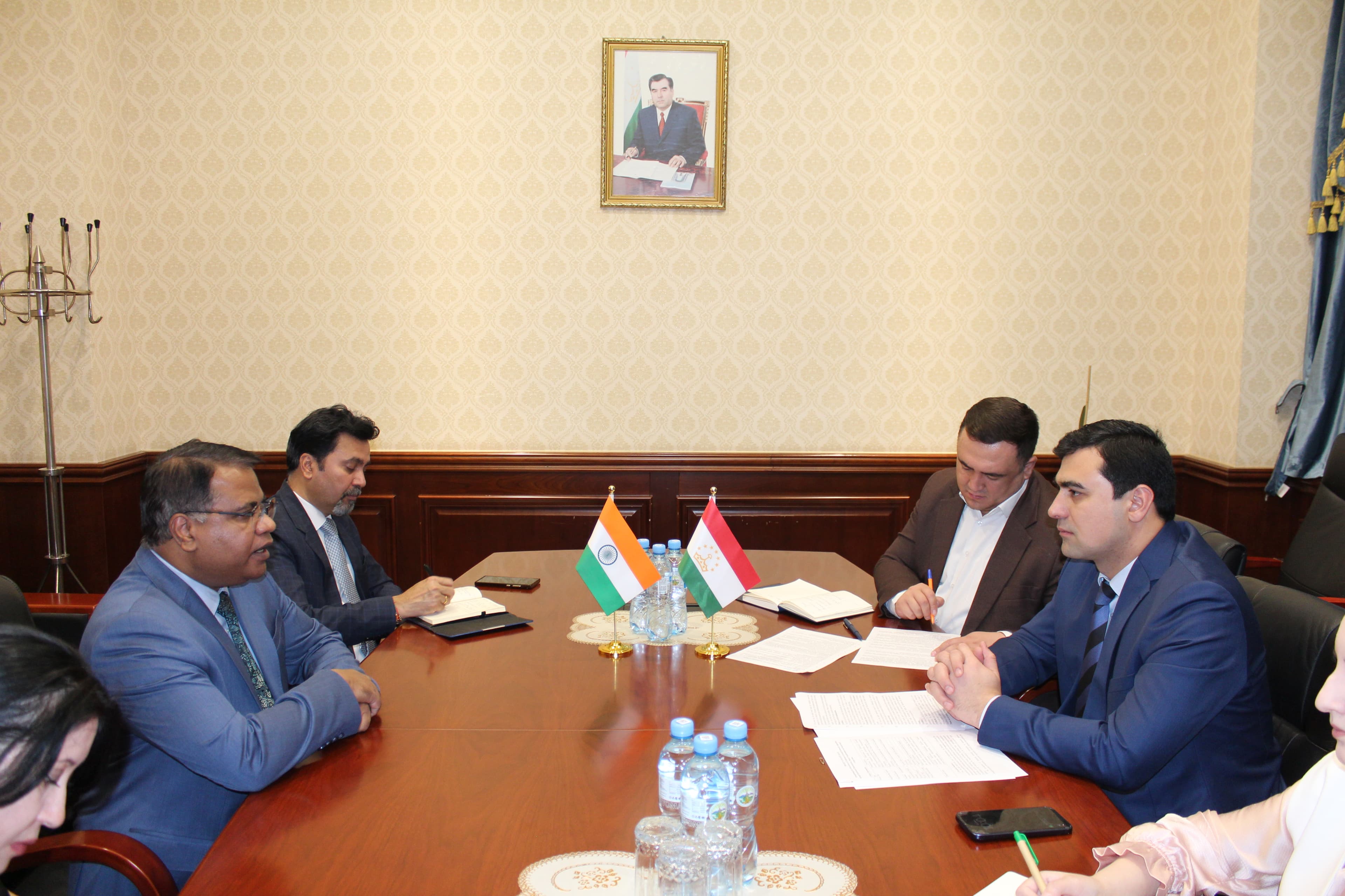 Meeting of the deputy Minister of economic development and trade with the Ambassador of the Republic of India